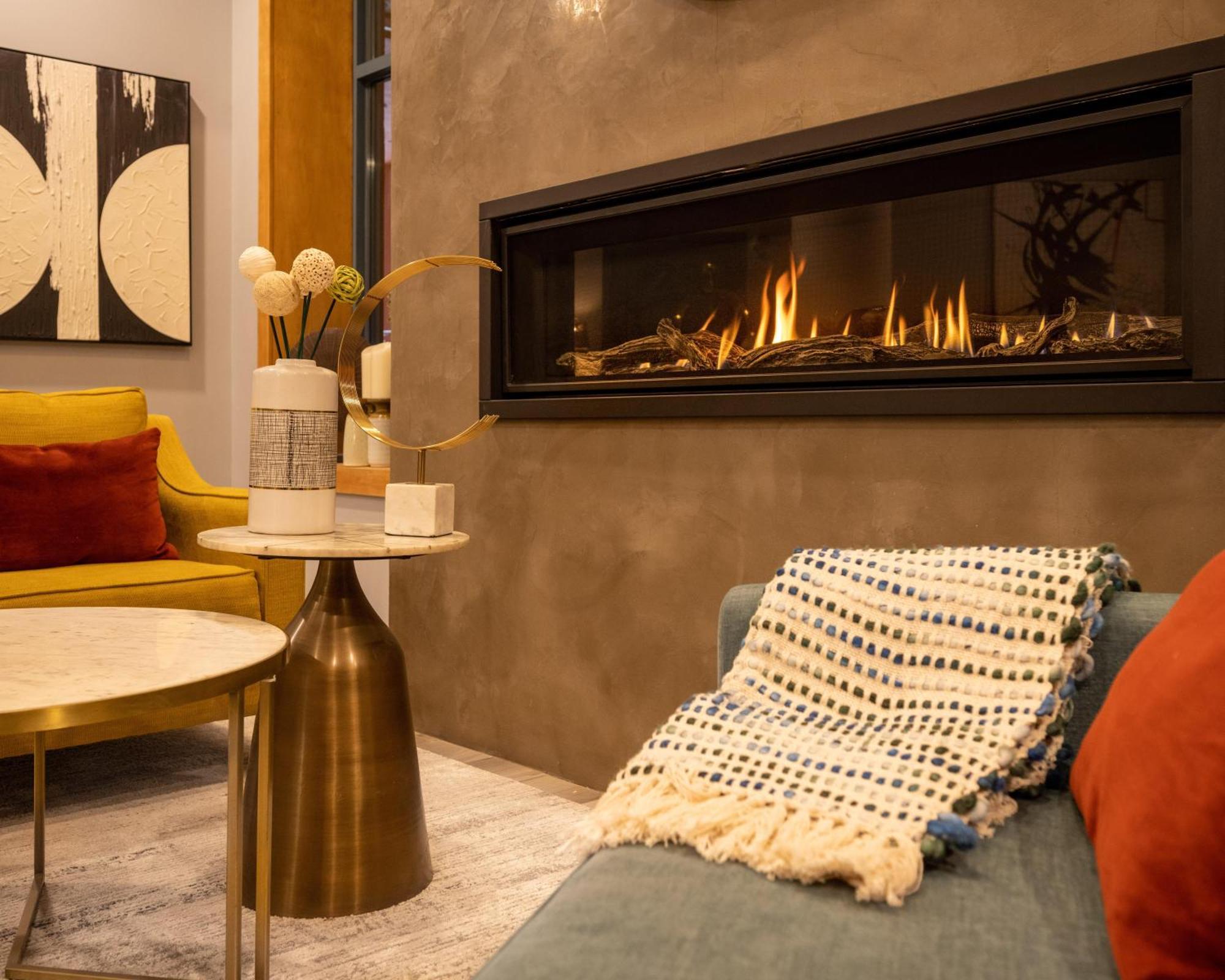 Alpenglow Lodge Sunny Studio With Sitting Area By Mva 惠斯勒 外观 照片